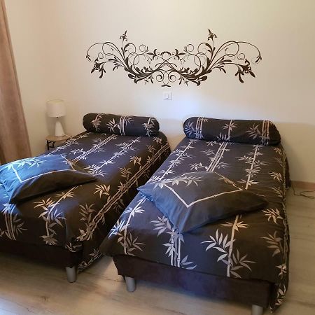 Gite Le Petit Pied-A-Terre La Chapelle-Saint-Sauveur  ภายนอก รูปภาพ