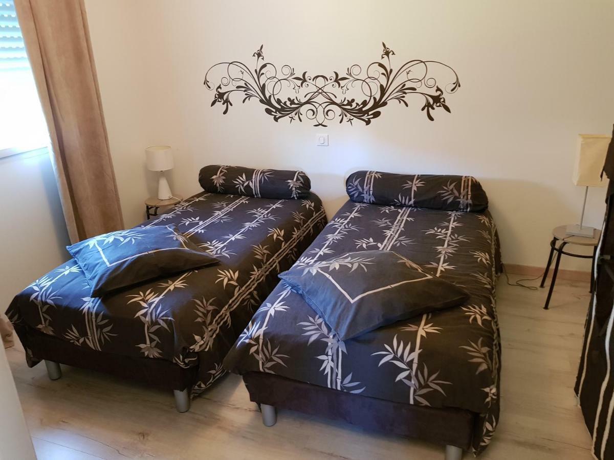 Gite Le Petit Pied-A-Terre La Chapelle-Saint-Sauveur  ภายนอก รูปภาพ