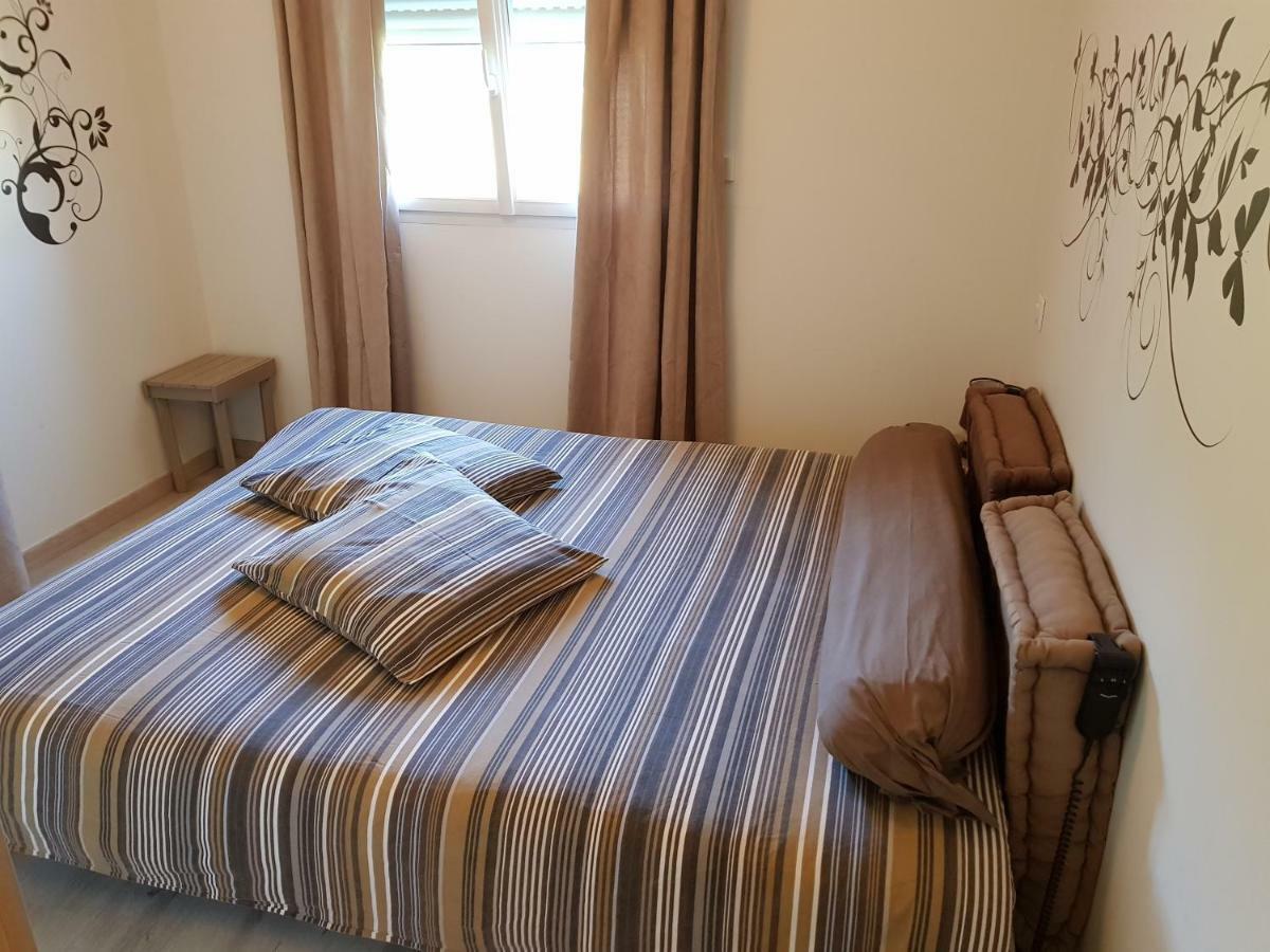 Gite Le Petit Pied-A-Terre La Chapelle-Saint-Sauveur  ภายนอก รูปภาพ