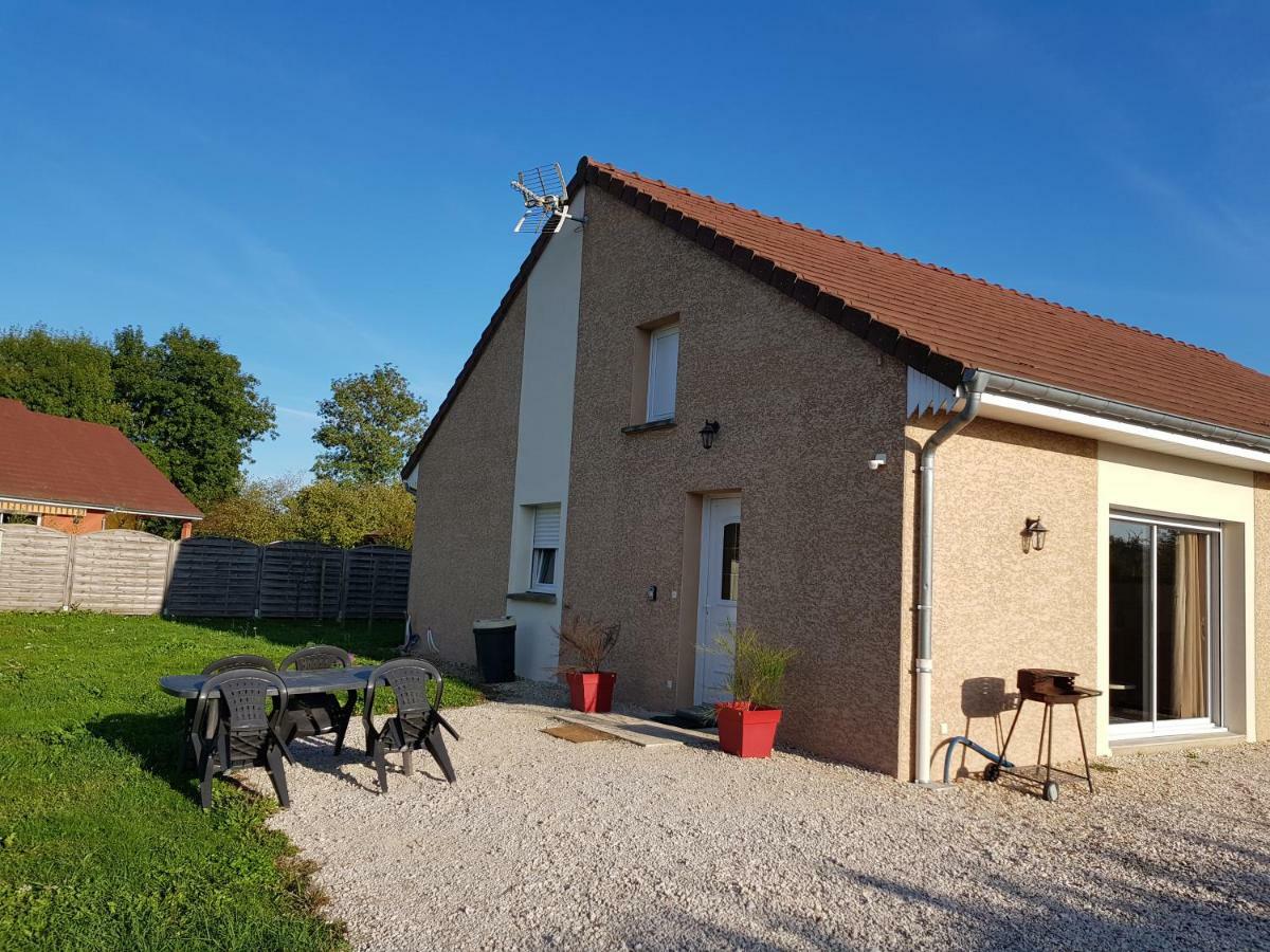 Gite Le Petit Pied-A-Terre La Chapelle-Saint-Sauveur  ภายนอก รูปภาพ